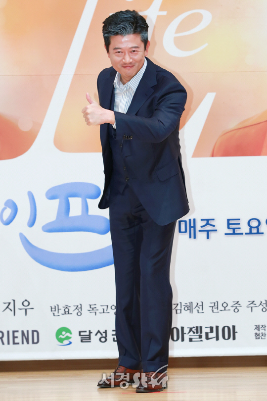 배우 박상민이 20일 오후 서울 양천구 SBS에서 열린 SBS 토요드라마 ‘브라보 마이 라이프’ 제작발표회에 참석해 포즈를 취하고 있다.