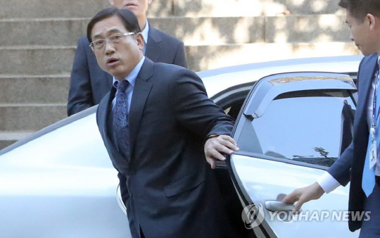 ‘뇌물수수’ 구은수 전 서울경찰청장 구속…법원 “증거인멸 염려”