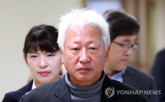 한국당 혁신위 “서청원·최경환은 ‘반혁신’ 의원…징계 수용하라”