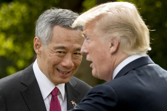 리셴룽 싱가포르 총리, 트럼프에 “북핵 문제 대화로 풀라” 조언