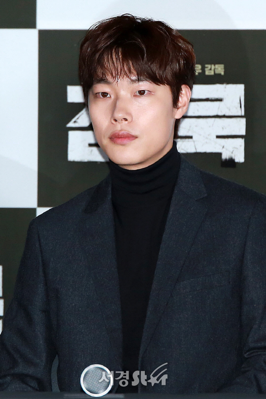 류준열이 24일 오후 서울 용산구 CGV용산아이파크몰에서 열린 영화 ‘침묵’ 언론시사회에 참석했다.