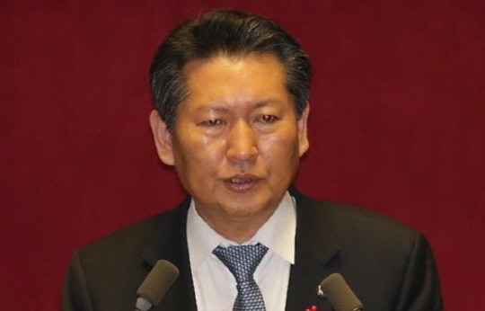 정청래 전 의원이 자신도 네이버 기사 재배열의 피해자라는 입장을 밝혔다./서울경제DB