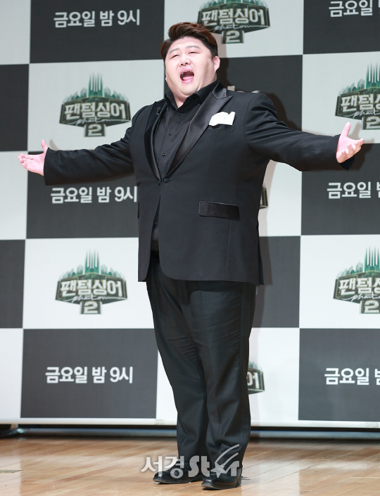 에델라인클랑 안세권이 26일 오전 서울 마포구 상암 JTBC에서 열린 JTBC ‘팬텀싱어2’ 기자간담에 참석해 포토타임을 갖고 있다.