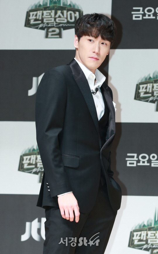 에델라인클랑 조형균이 26일 오전 서울 마포구 상암 JTBC에서 열린 JTBC ‘팬텀싱어2’ 기자간담에 참석해 포토타임을 갖고 있다.