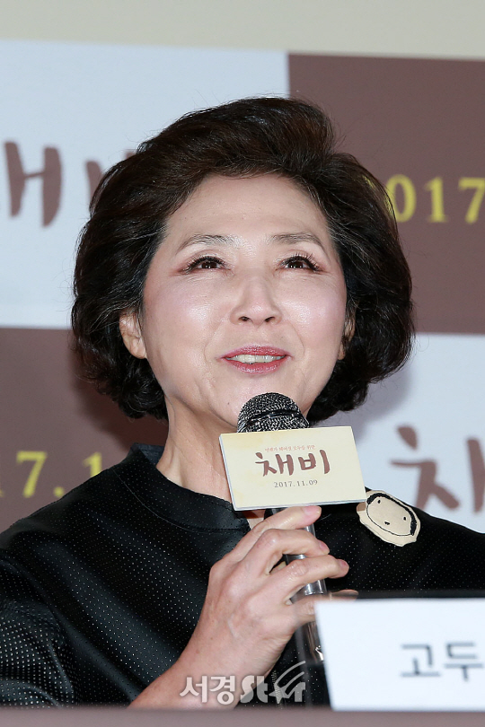 배우 고두심이 26일 오후 서울 용산구 CGV 용산아이파크몰에서 열린 영화 ‘채비’ 언론시사회에 참석했다.