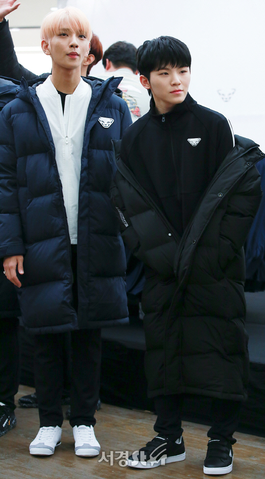 세븐틴 조슈아, 우지가 26일 오후 서울 강남구 스타필도 코엑스몰 라이브플라자에서 열린 한 패션브랜드 팬사인회에 참석하고 있다.