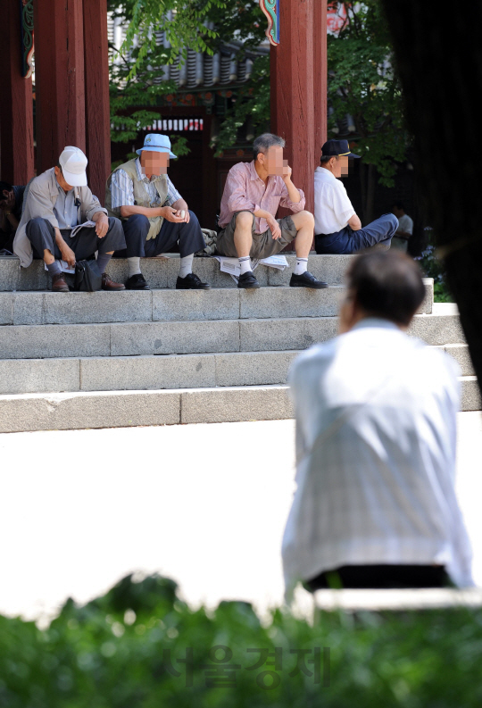 '노인이 노인 모시는' 노노(老老) 부양 가구, 20만 넘었다