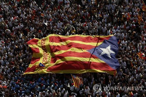 스페인 검찰, 카탈루냐 지도부 반역죄 수사…“헌법·법률 위반”