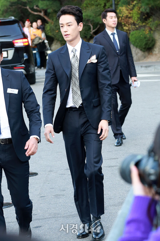 배우 임주환이 31일 오후 서울 중구 신라호텔 영빈관에서 열린 배우 송중기, 송혜교 결혼식에 참석하고 있다.