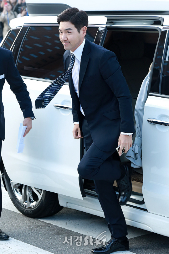 배우 한상진이 31일 오후 서울 중구 신라호텔 영빈관에서 열린 배우 송중기, 송혜교 결혼식에 참석하고 있다.