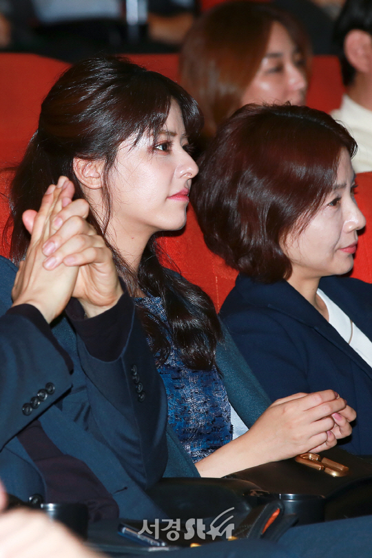 배우 후지이 미나가 2일 오후 서울 종로구 씨네큐브 광화문에서 열린 ‘제15회 아시아나국제단편영화제’ 개막식에 참석하고 있다.