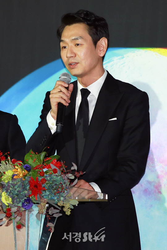 배우 김태우가 2일 오후 서울 종로구 씨네큐브 광화문에서 열린 ‘제15회 아시아나국제단편영화제’ 개막식에 참석하고 있다.