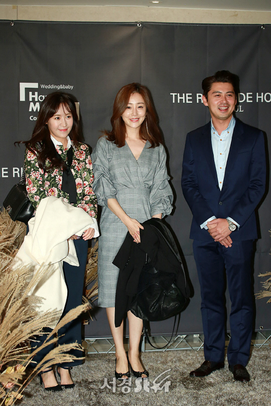 오나라가 5일 오후 서울 서초구 한 호텔에서 진행된 배우 이세창과 배우 정하나의 결혼식에 참석했다.