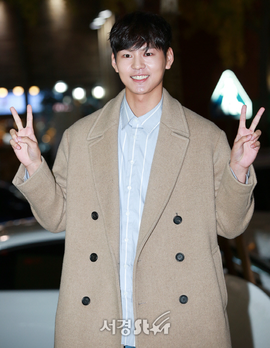 배우 박선호가 6일 오후 서울 영등포구 한 음식점에서 열린 MBC 드라마 ‘병원선’ 종방연에 참석하고 있다.