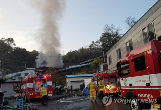 전남 화순 탄광 갱도서 불…폭발위험으로 4시간째 진화 난항