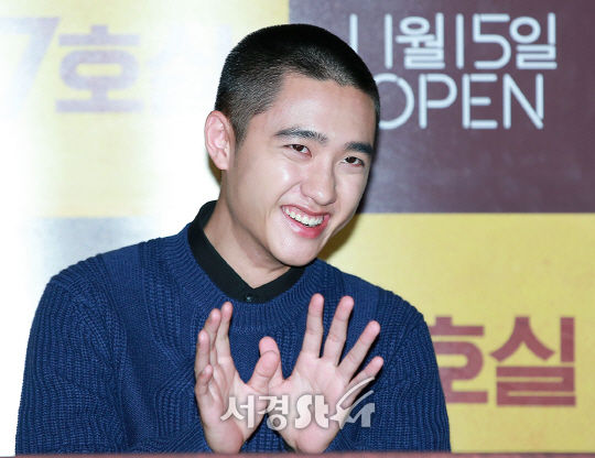 배우 도경수(엑소 디오)가 7일 오후 서울 광진구 롯데시네마 건대입구에서 열린 영화 ‘7호실(감독 이용승)’ 언론시사회에 참석하고 있다.