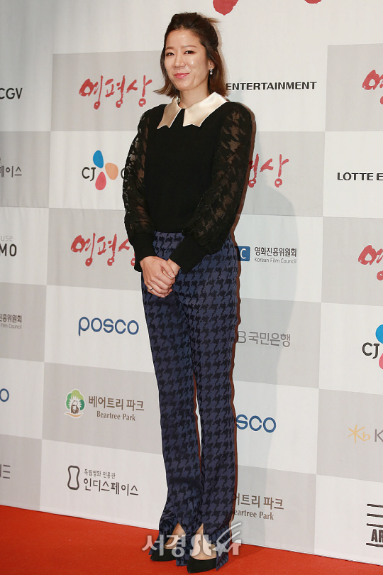 배우 전혜진이 9일 오후 서울 중구 프레스센터 20층 국제회의장에서 제 37회 영평상 시상식에 참석했다.
