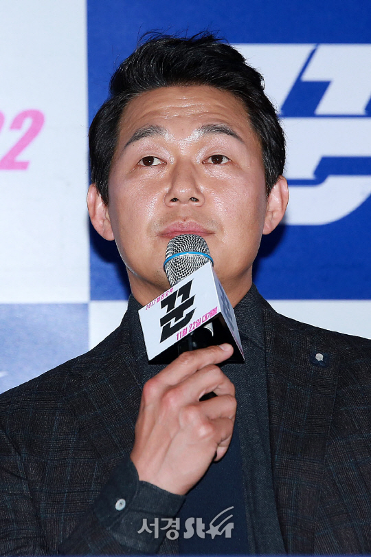 배우 박성웅이 10일 오후 서울 중구 메가박스 동대문에서 열린 영화 ‘꾼’ 언론시사회에 참석했다.