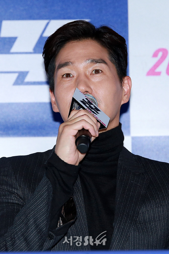 배우 유지태가 10일 오후 서울 중구 메가박스 동대문에서 열린 영화 ‘꾼’ 언론시사회에 참석했다.