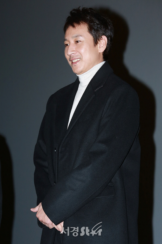 배우 이선균이 11일 오후 서울 용산구 CGV 용산아이파크몰에서 진행된 영화 ‘미옥’ 무대인사에 참석했다.