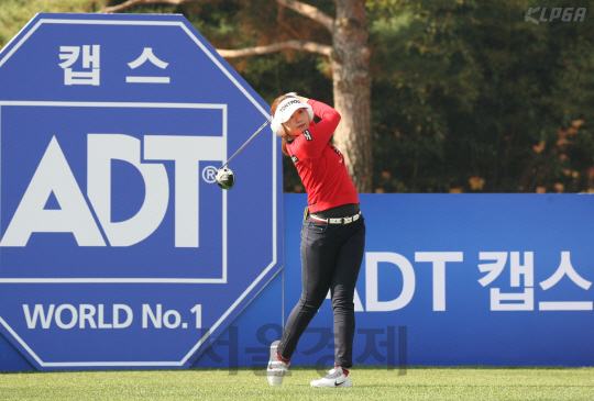 [KLPGA ADT캡스 챔피언십] 핫식스 이정은 타이틀 싹쓸이…지한솔 생애 첫승으로 피날레