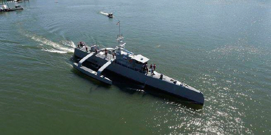 ACTUV 시 헌터 : DARPA의 시 헌터는 길이 40m짜리 수상 무인 함선으로, 대잠수함전용으로 설계되었다. 현재 세계 최대 크기의 무인 함선이다.