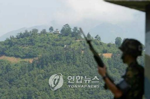 북한군 1명, JSA지역 귀순/연합뉴스