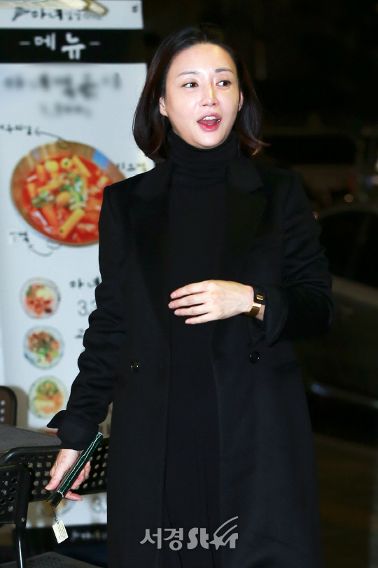 배우 고은미가 14일 오후 서울 영등포구 한 음식점에서 열린 MBC 일일드라마 ‘돌아온 복단지’ 종방연에 참석하고 있다.