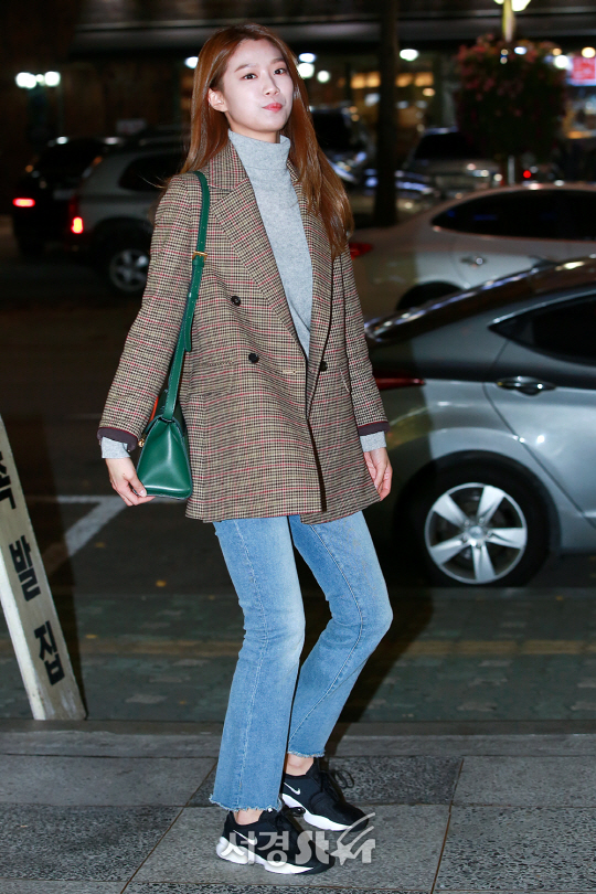 배우 이주우가 14일 오후 서울 영등포구 한 음식점에서 열린 MBC 일일드라마 ‘돌아온 복단지’ 종방연에 참석하고 있다.