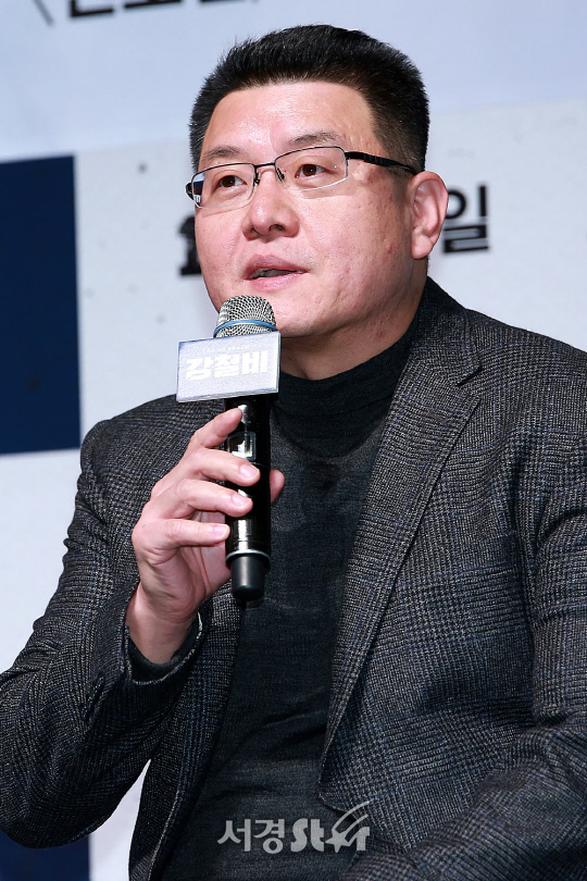 감독 양우석이 15일 오전 서울 강남구 압구정 CGV에서 열린 영화 ‘강철비’ 제작보고회에 참석했다. /사진=지수진 기자