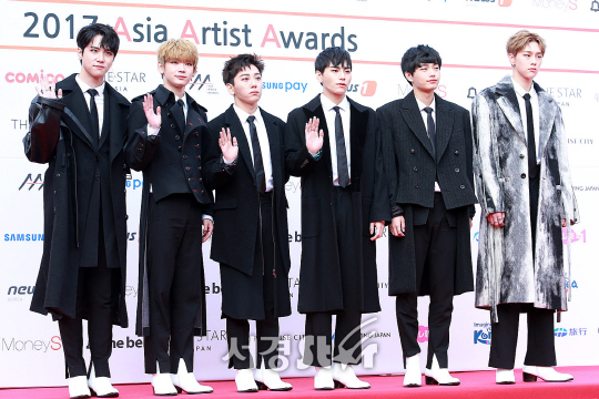가수 JBJ 멤버들이 15일 오후 서울 송파구 잠실실내체육관에서 열린 ‘2017 Asia Artist Awards’(2017 아시아 아티스트 어워즈, 이하 ‘AAA’) 행사에 참석했다.
