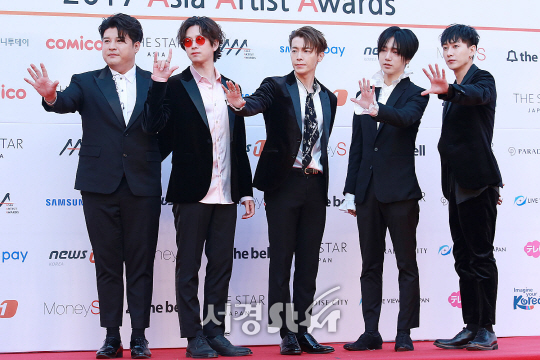 슈퍼주니어 멤버들이 15일 오후 서울 송파구 잠실실내체육관에서 열린 ‘2017 Asia Artist Awards’(2017 아시아 아티스트 어워즈, 이하 ‘AAA’) 행사에 참석했다.