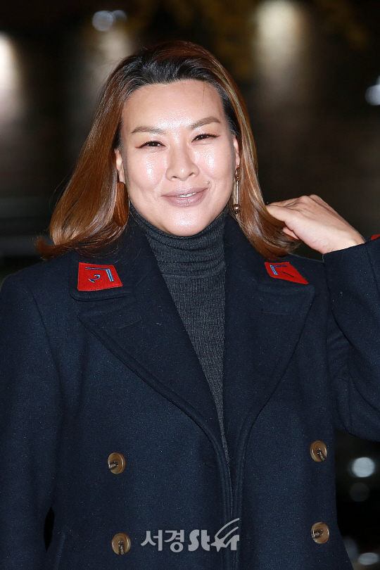 배우 정영주가 16일 오후 서울 영등포구 한 음식점에서 열린 tvn 수목드라마 ‘부암동 복수자들’ 종방연에 참석했다.