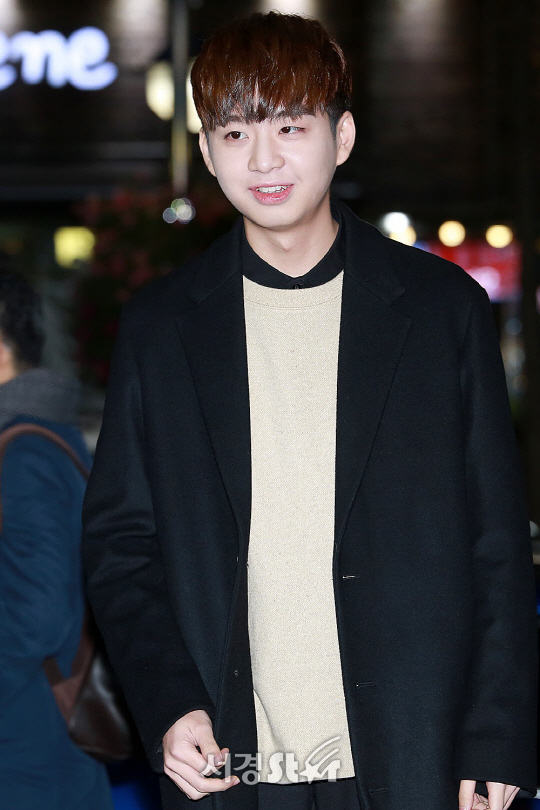 배우 신동우가 16일 오후 서울 영등포구 한 음식점에서 열린 tvn 수목드라마 ‘부암동 복수자들’ 종방연에 참석했다.