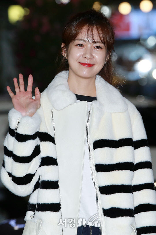 배우 이요원이 16일 오후 서울 영등포구 한 음식점에서 열린 tvn 수목드라마 ‘부암동 복수자들’ 종방연에 참석했다.