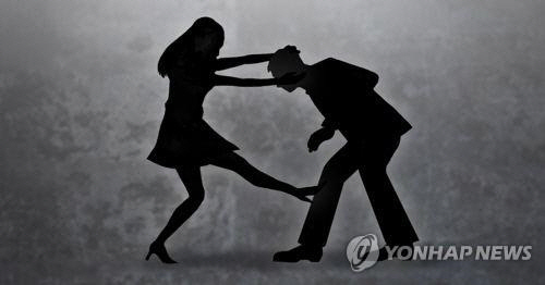 술에 취해 택시기사를 폭행한 여중생 두 명이 경찰에 붙잡혔다./연합뉴스
