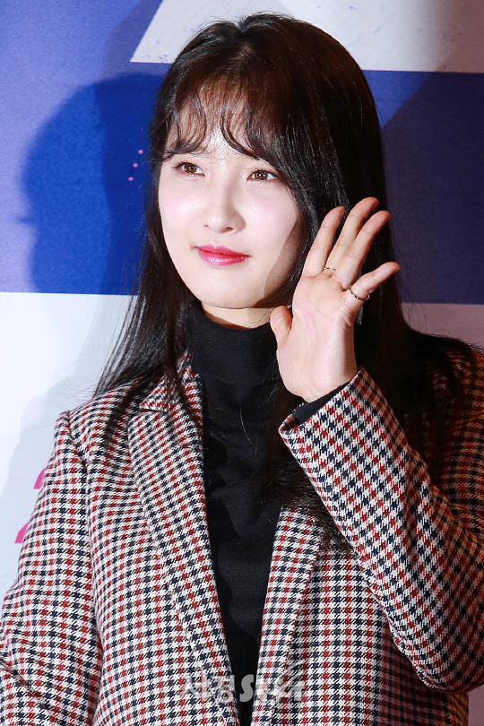 남지현이 20일 오후 서울 강남구 삼성동 메가박스 코엑스에서 열린 영화 ‘꾼’ VIP시사회에 참석해 포토타임을 갖고 있다.