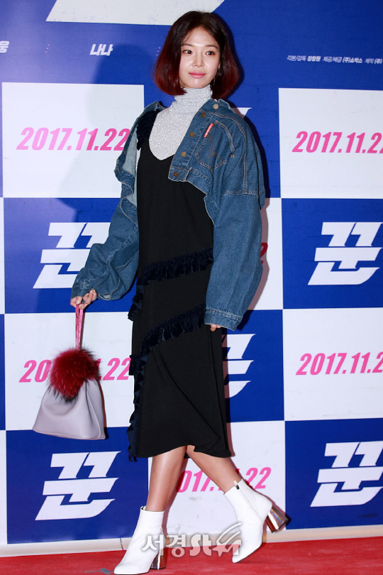 배우 임세미가 20일 오후 서울 강남구 삼성동 메가박스 코엑스에서 열린 영화 ‘꾼’ VIP시사회에 참석해 포토타임을 갖고 있다.