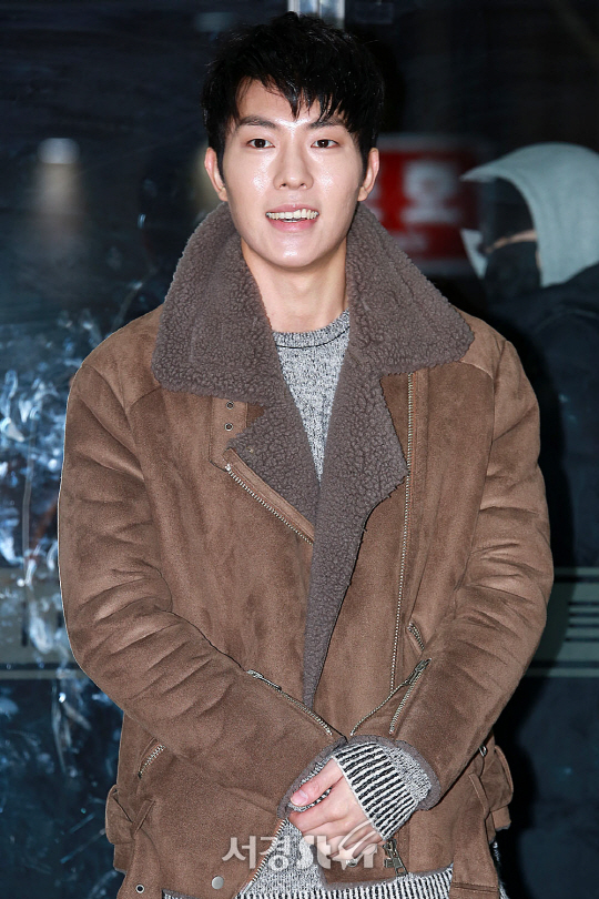 배우 이강민이 21일 오후 서울 영등포구 한 음식점에서 열린 SBS 월화드라마 ‘사랑의 온도’ 종방연에 참석했다.