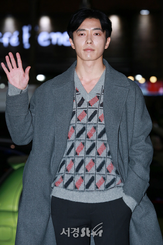 배우 김재욱이 21일 오후 서울 영등포구 한 음식점에서 열린 SBS 월화드라마 ‘사랑의 온도’ 종방연에 참석했다.