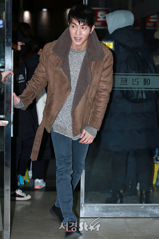 배우 이강민이 21일 오후 서울 영등포구 한 음식점에서 열린 SBS 월화드라마 ‘사랑의 온도’ 종방연에 참석했다.