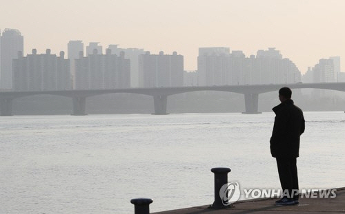 절기상 소설이자 수능 하루 전인 22일 일부 지역에서 미세먼지로 대기 상태가 나쁘겠다./연합뉴스