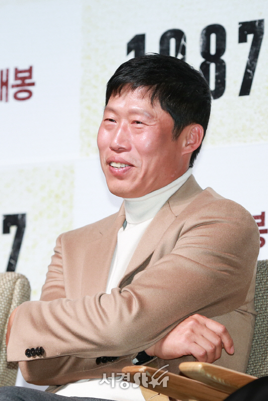 배우 유해진이 22일 오전 서울 강남구 CGV 압구정에서 열린 영화 ‘1987(감독 장준환)’ 제작보고회에 참석하고 있다.