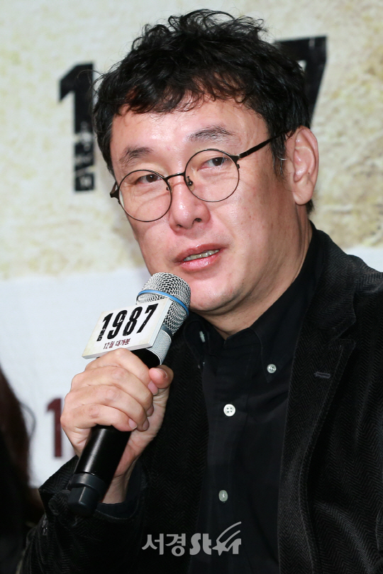 장준환 감독이 22일 오전 서울 강남구 CGV 압구정에서 열린 영화 ‘1987(감독 장준환)’ 제작보고회에 참석하고 있다.