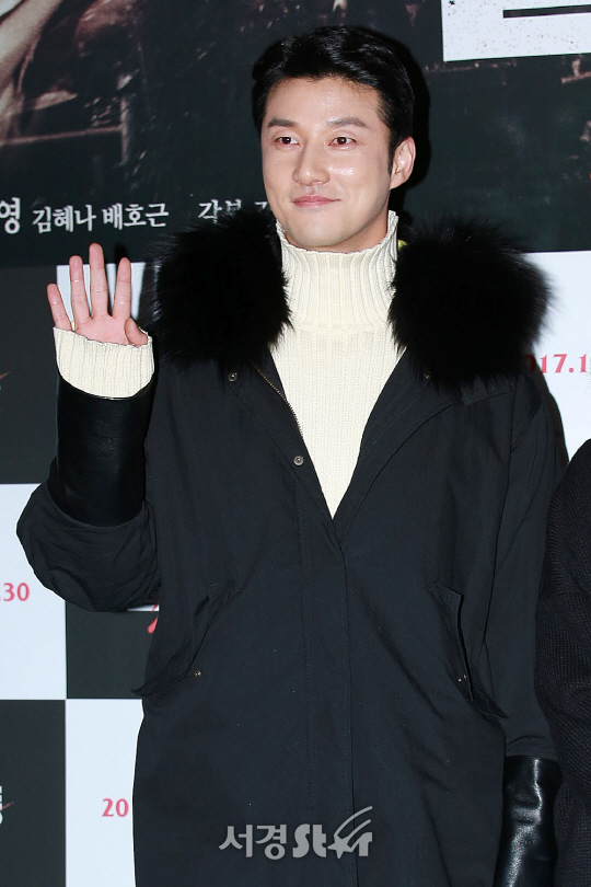 배우 차도진이 22일 오후 서울 성동구 행당동 왕십리CGV에서 열린 영화 ‘실종2’ VIP시사회에 참석해 포토타임을 갖고 있다.
