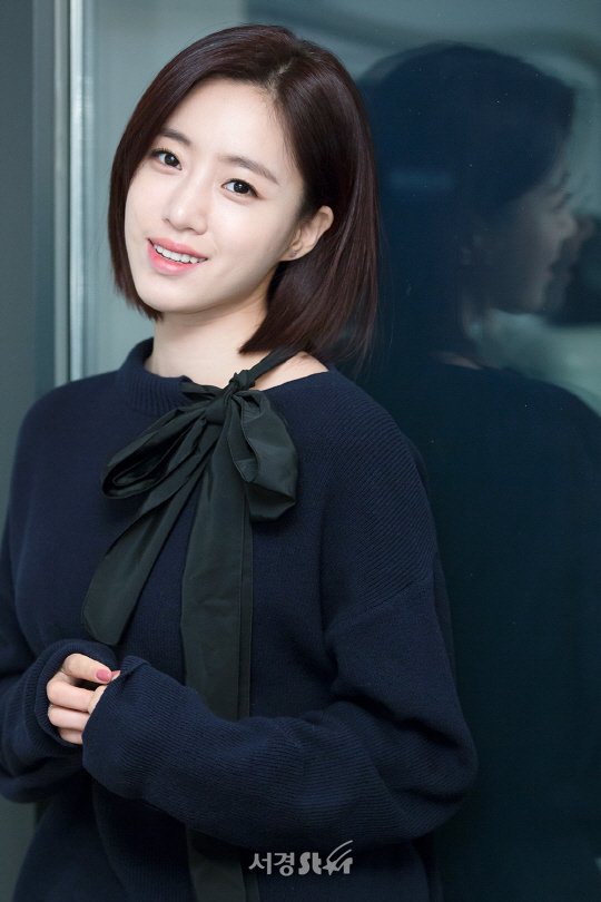 배우 은정이 17일 오후 서울 마포구 한 카페에서 포토타임을 갖고 있다. /사진=조은정 기자
