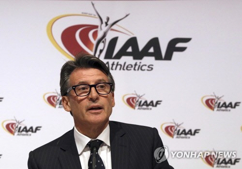 서배스천 코 국제육상경기연맹(IAAF) 회장이 27일(한국시간) 모나코에서 열린 IAAF 이사회에서 “러시아 육상에 부과된 국제대회 출전 금지 처분을 유지하겠다”고 밝히고 있다./연합뉴스