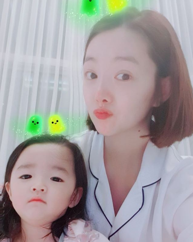 ‘동상이몽2’ 소이현, 엄마 닮아 예쁜 딸 미모 화제 “너무 깜찍”