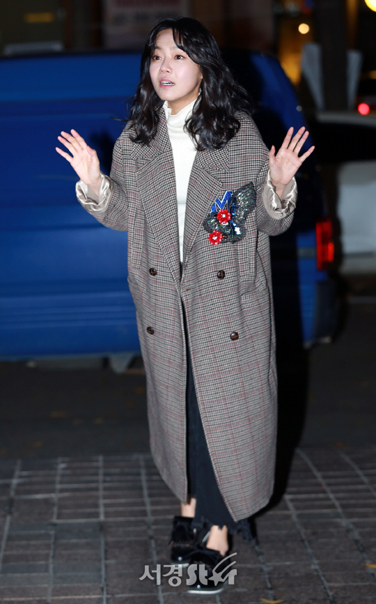 배우 이상희가 29일 오후 서울 영등포구 한 음식점에서 열린 MBC 드라마 ‘20세기 소년소녀’ 종방연에 참석해 포토타임을 갖고 있다.