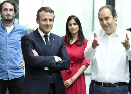 에마뉘엘 마크롱(앞줄 왼쪽) 프랑스 대통령/파리=EPA연합뉴스